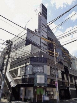 西武新宿駅徒歩6分　駅近・人通り多いです！目立つ外観で視認性良好スケルトン物件